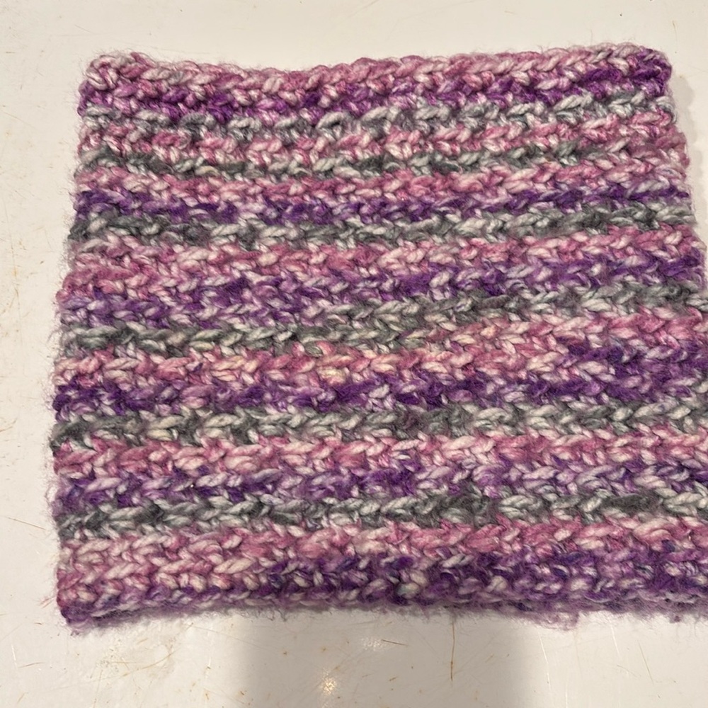 Scarf / neck warmer